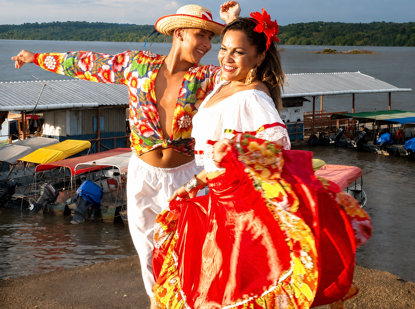 Thays dança carimbó com um parceiro à beira do rio em Tucuruí.